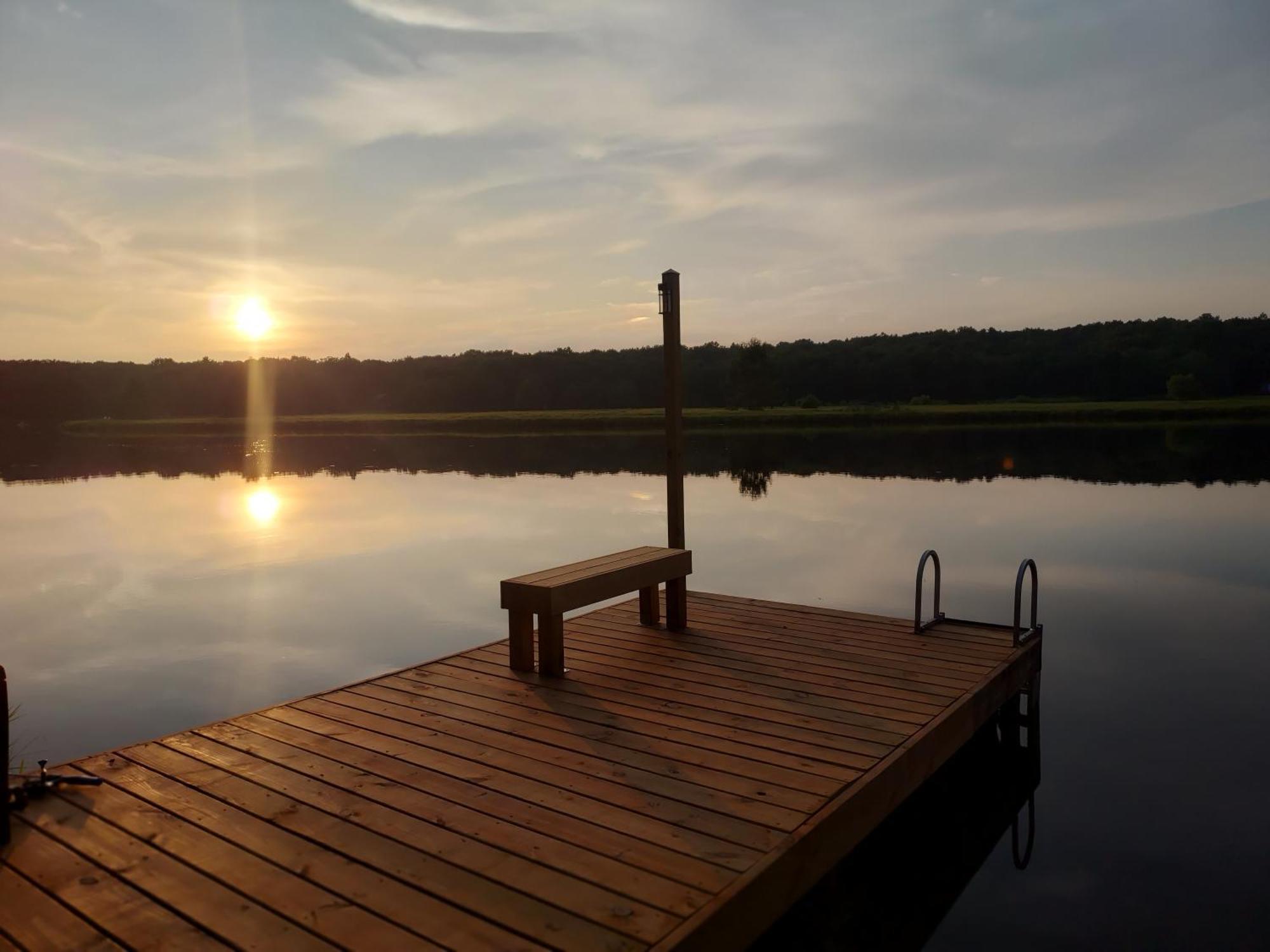 Poconos Brand New Lakefront Oasis 1 Acre, Hottub Gameroom Firepits Talk About Privacy Albrightsville 외부 사진