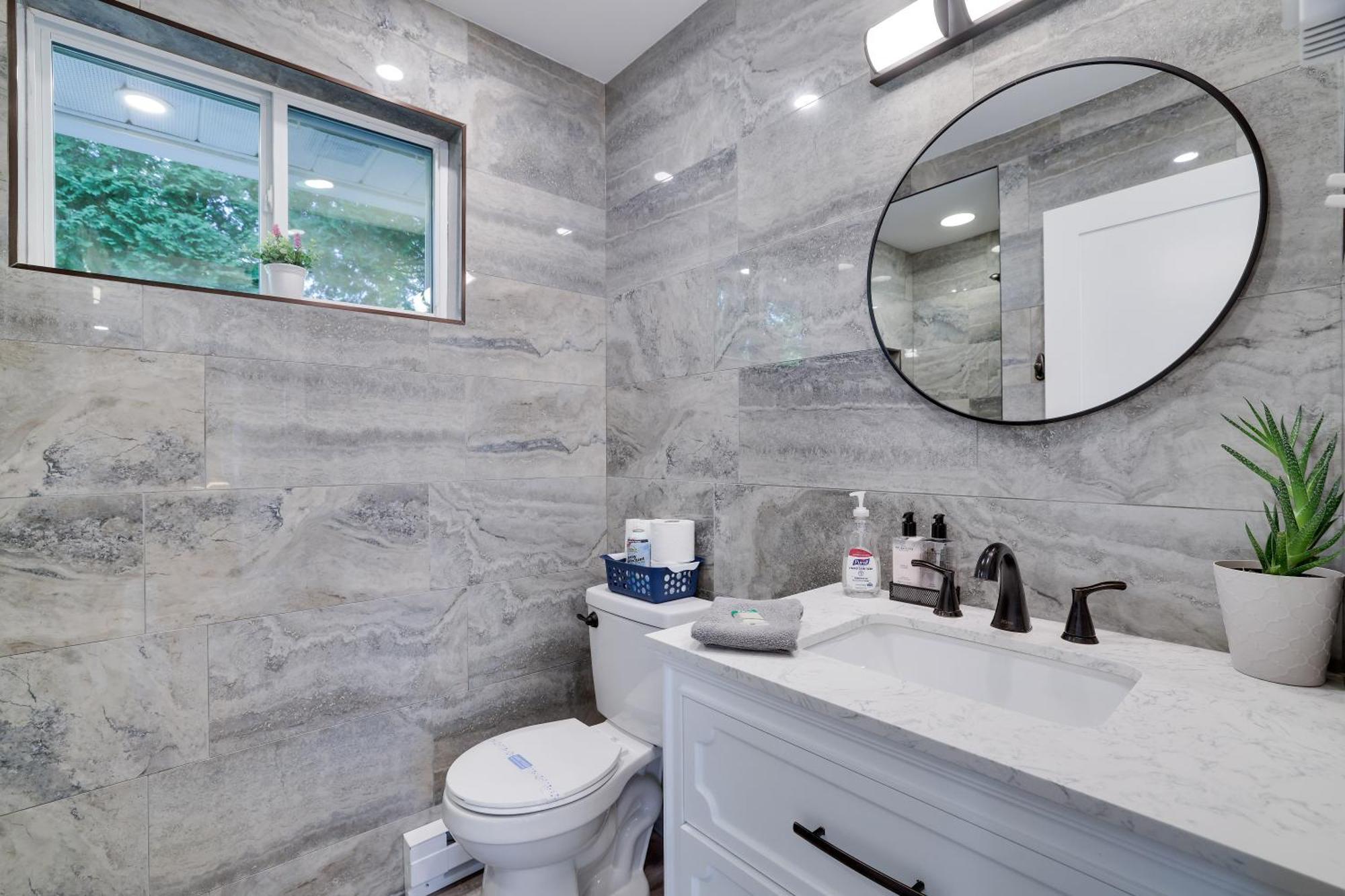 Poconos Brand New Lakefront Oasis 1 Acre, Hottub Gameroom Firepits Talk About Privacy Albrightsville 외부 사진