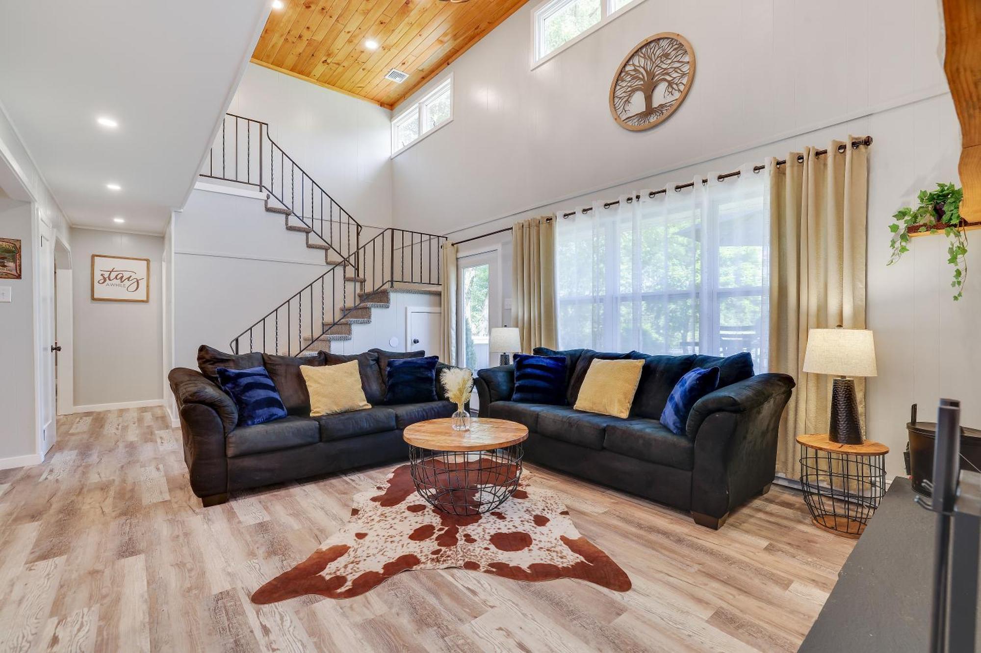 Poconos Brand New Lakefront Oasis 1 Acre, Hottub Gameroom Firepits Talk About Privacy Albrightsville 외부 사진